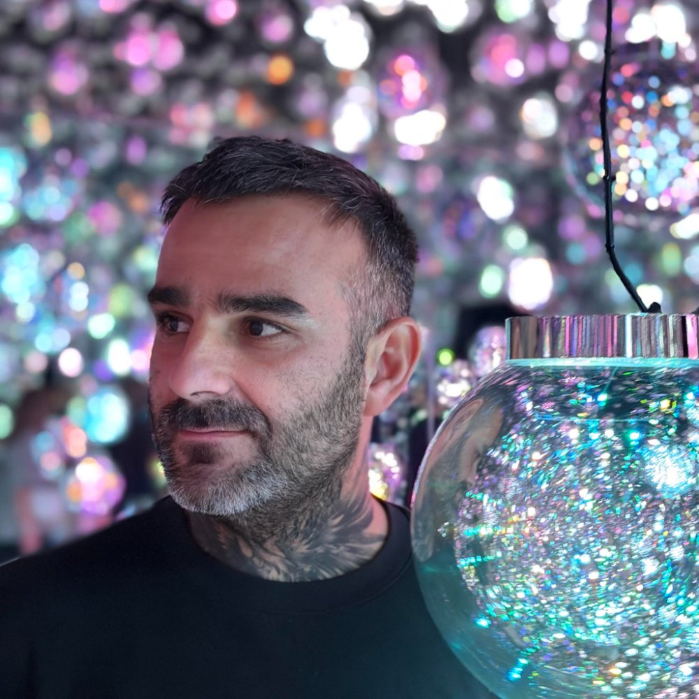 Portrait of Julien Jimenez, founder of RsvpMealr